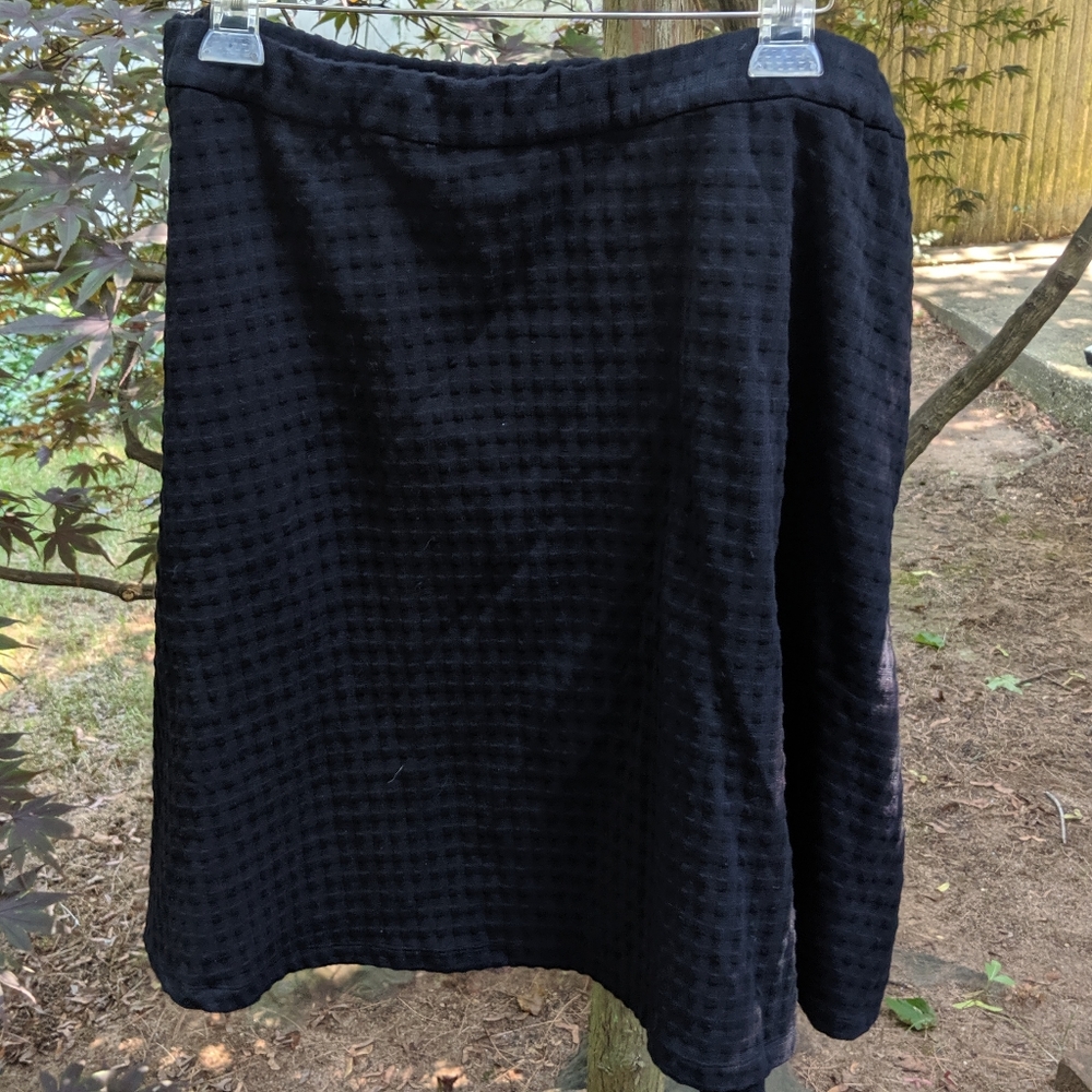 Textured waffle knit black skater skirt NWT